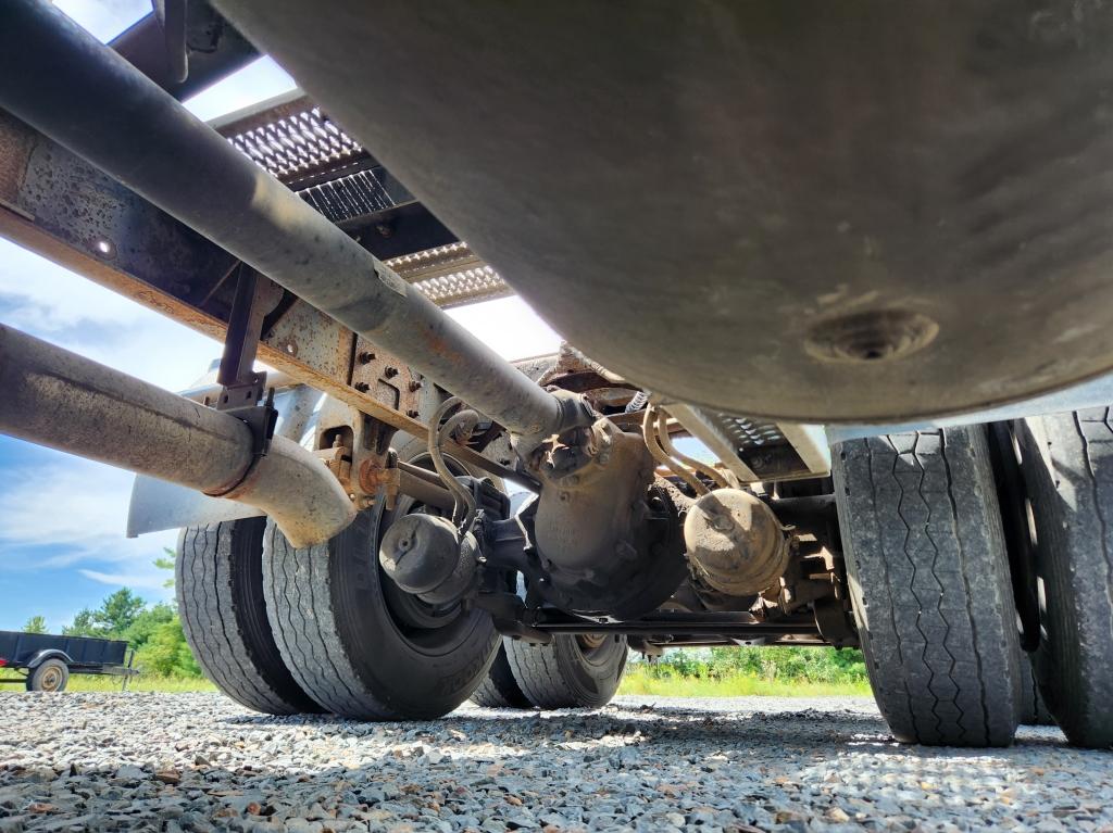 2001 Peterbilt 379 Sleeper Truck Tractor