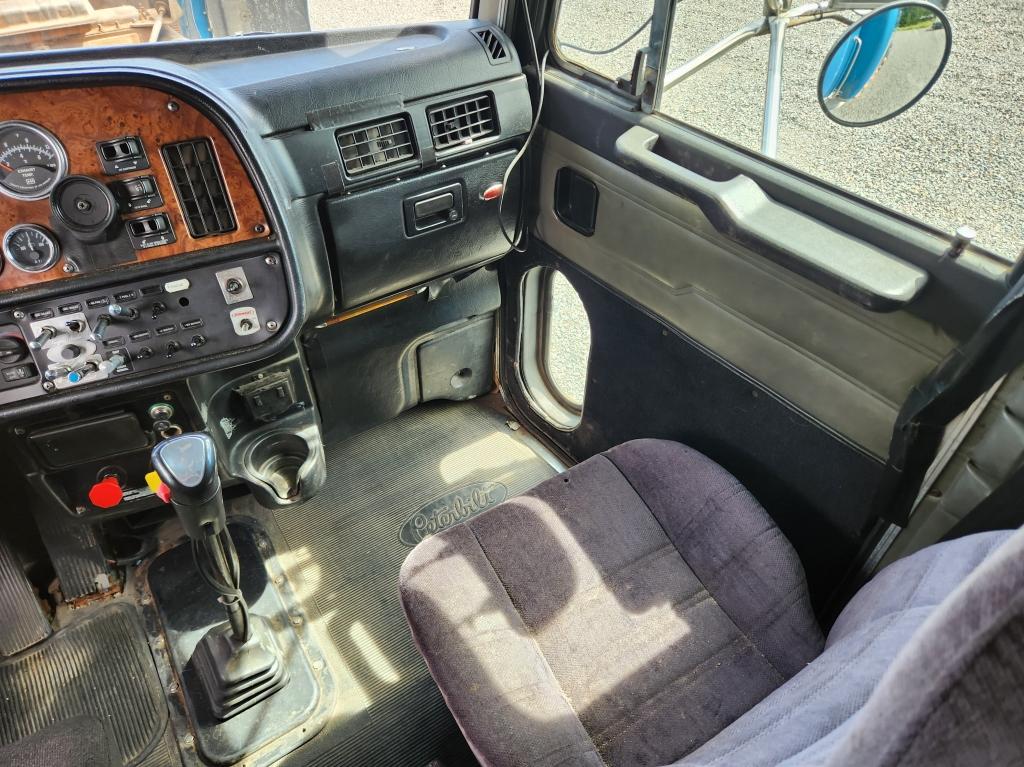 2001 Peterbilt 379 Sleeper Truck Tractor