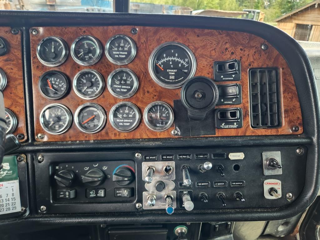 2001 Peterbilt 379 Sleeper Truck Tractor