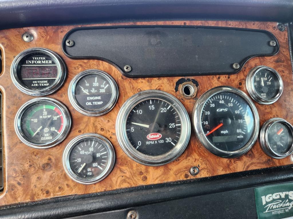 2001 Peterbilt 379 Sleeper Truck Tractor