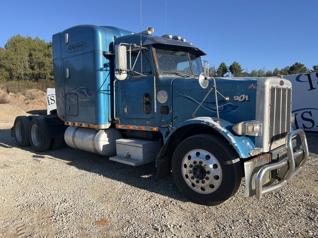 2001 Peterbilt 379 Sleeper Truck Tractor
