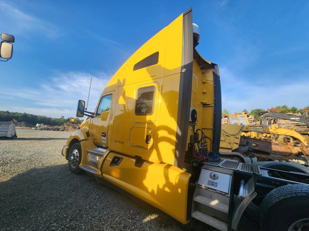 2017 Kenworth 680 Sleeper Cab Truck Tractor