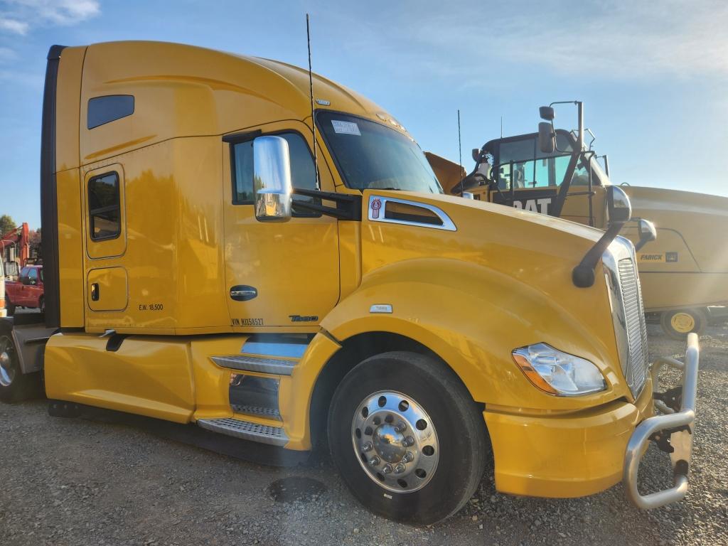 2017 Kenworth 680 Sleeper Cab Truck Tractor