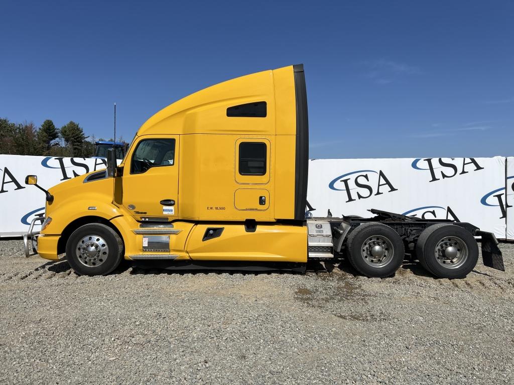 2017 Kenworth 680 Sleeper Cab Truck Tractor
