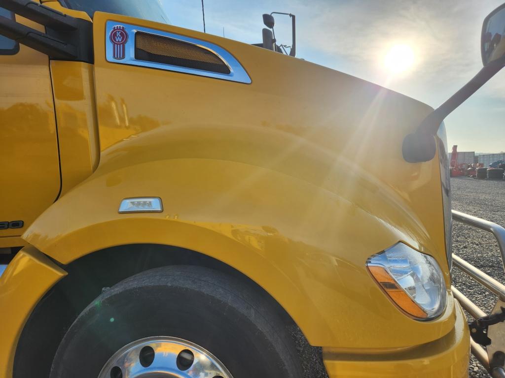 2017 Kenworth 680 Sleeper Cab Truck Tractor