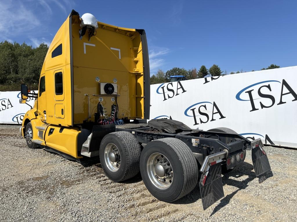 2017 Kenworth 680 Sleeper Cab Truck Tractor