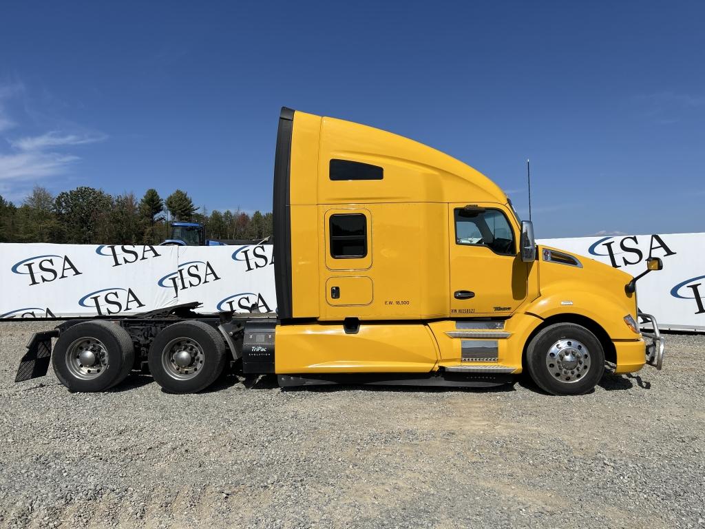 2017 Kenworth 680 Sleeper Cab Truck Tractor