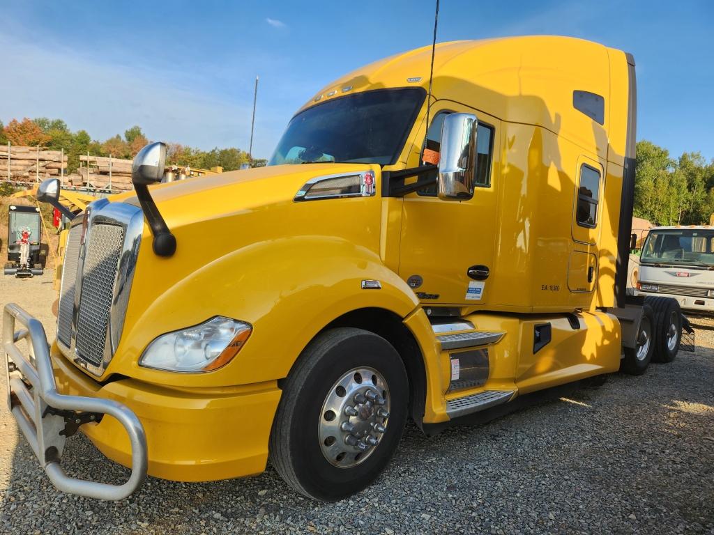 2017 Kenworth 680 Sleeper Cab Truck Tractor