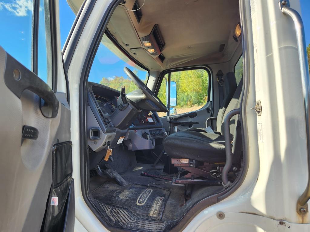 2010 Freightliner Cab And Chassis