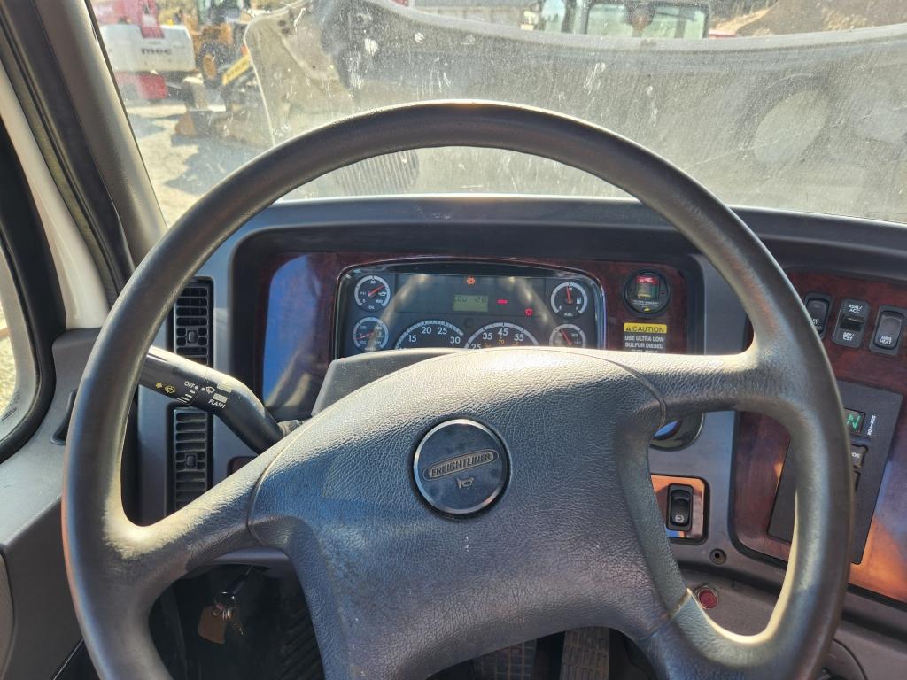 2010 Freightliner Cab And Chassis