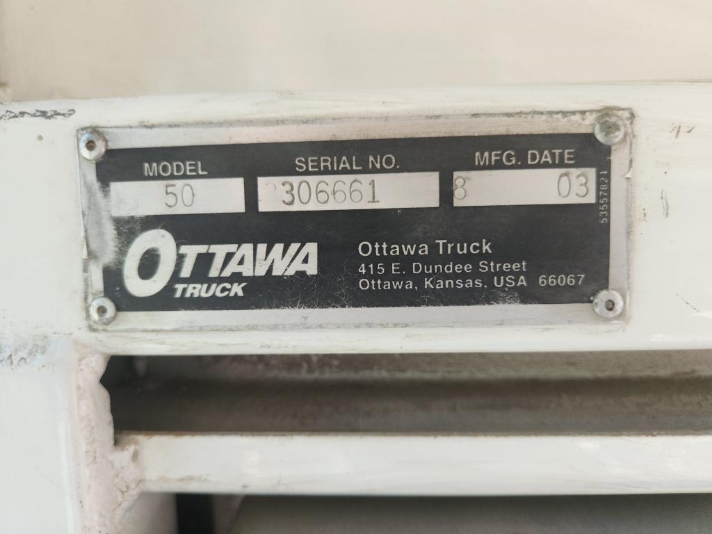 2004 Ottawa Commando 50 Spotter Truck