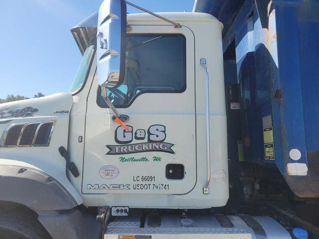 2016 Mack Quad Axle Dump Truck