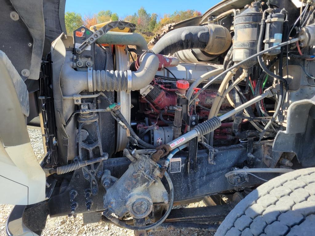 2016 Mack Quad Axle Dump Truck