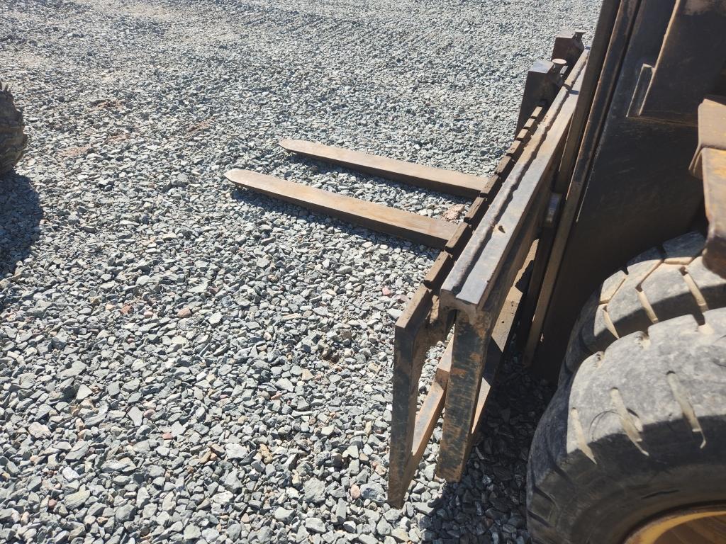 Caterpillar V80f Forklift