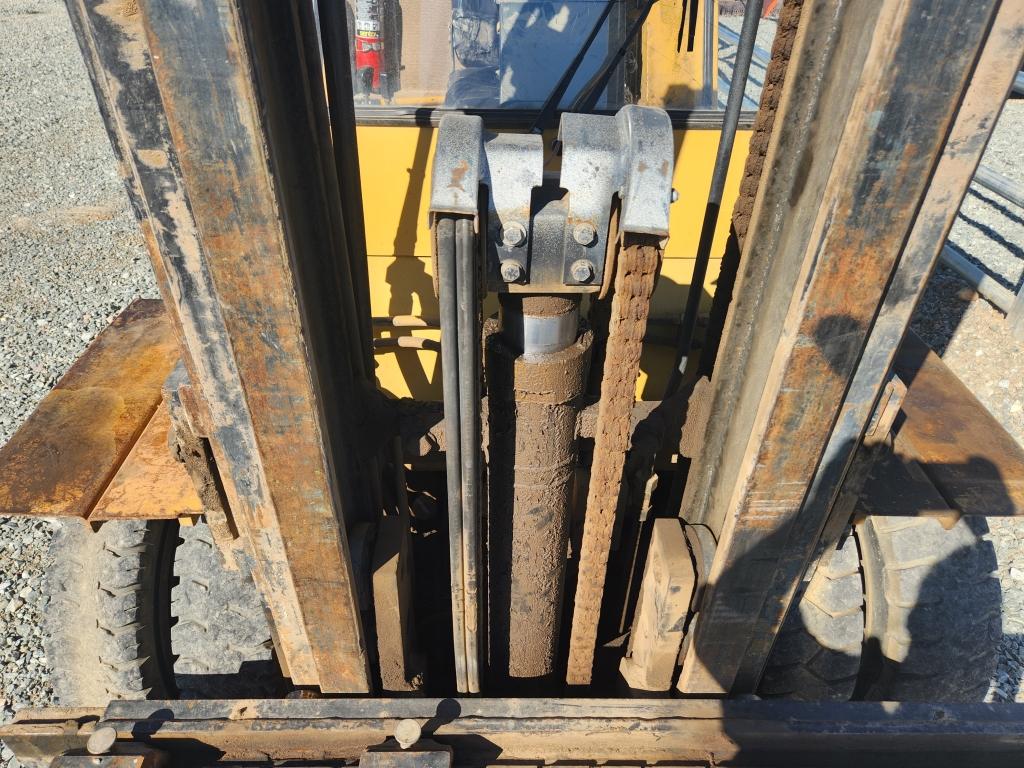 Caterpillar V80f Forklift