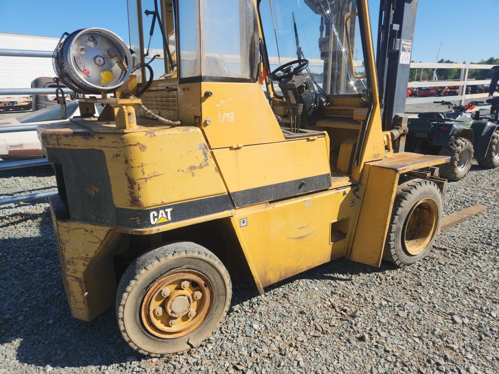 Caterpillar V80f Forklift
