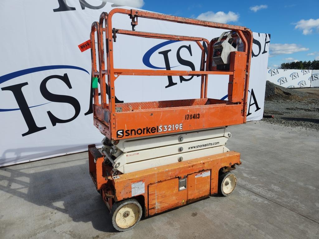 2016 Snorkel S3219e Scissor Lift