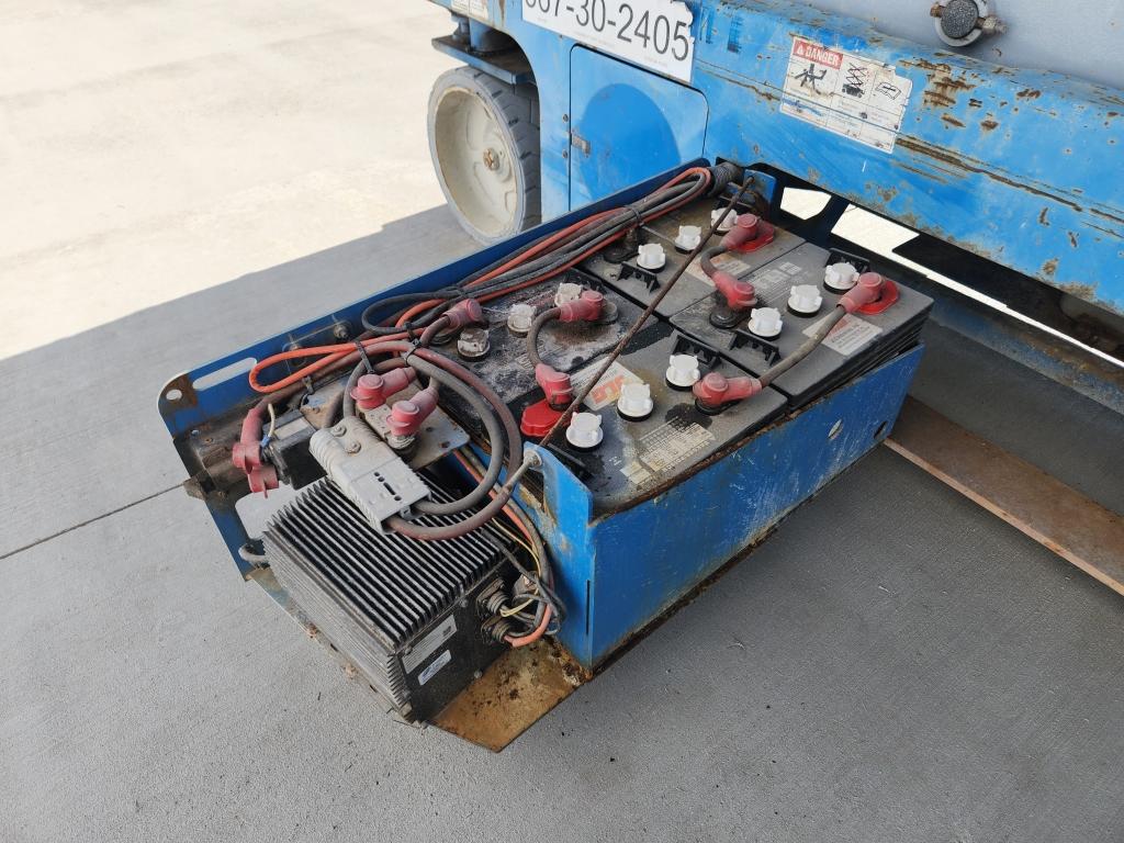 2013 Genie Gs-2032 Scissors Lift