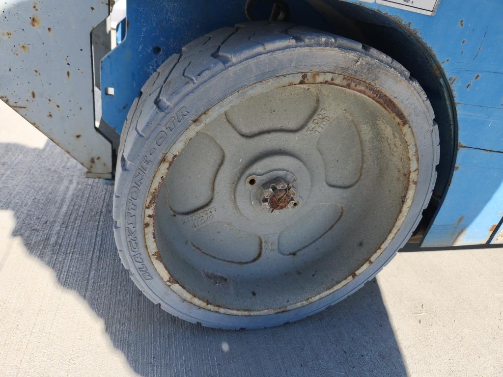 2013 Genie Gs-2032 Scissors Lift