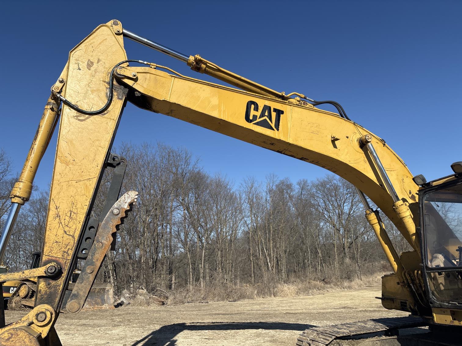 Caterpillar 320 L Excavator