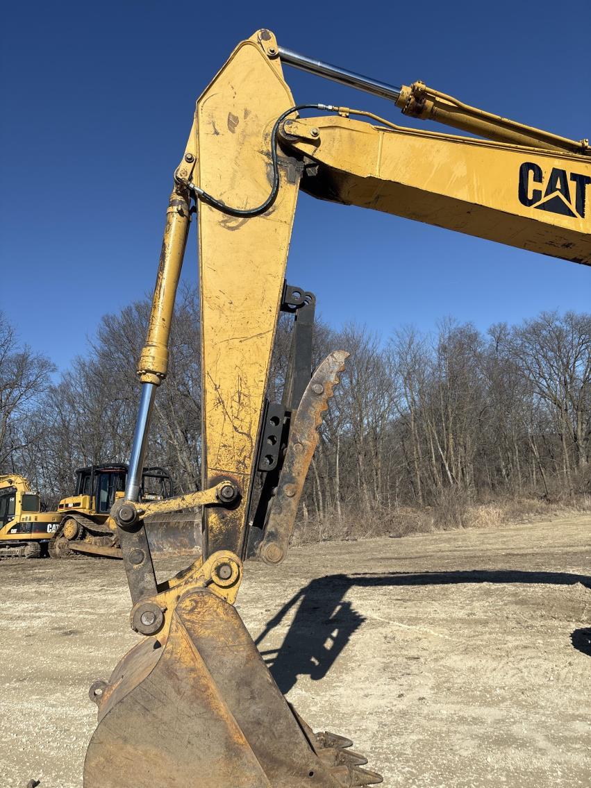 Caterpillar 320 L Excavator