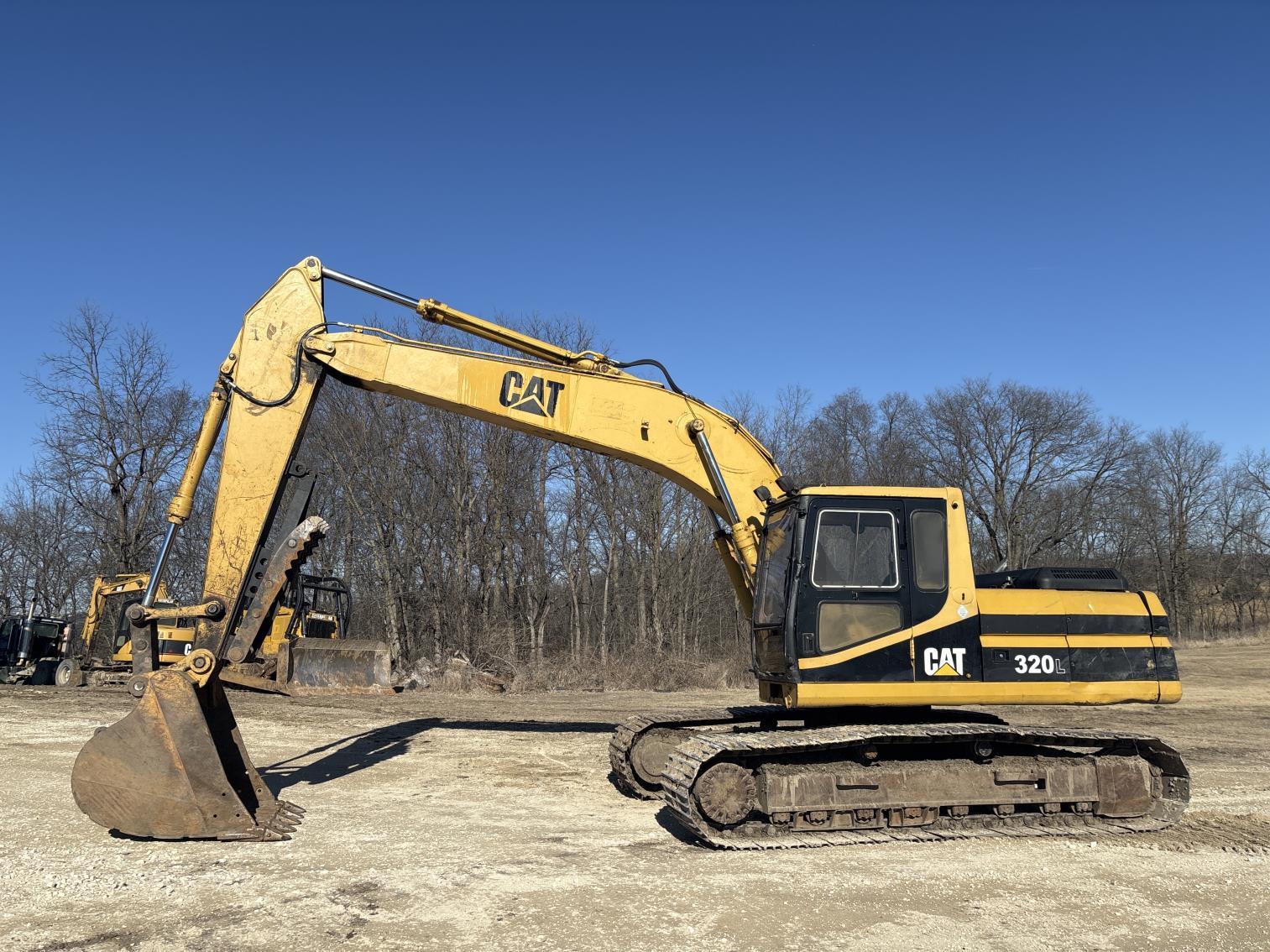 Caterpillar 320 L Excavator