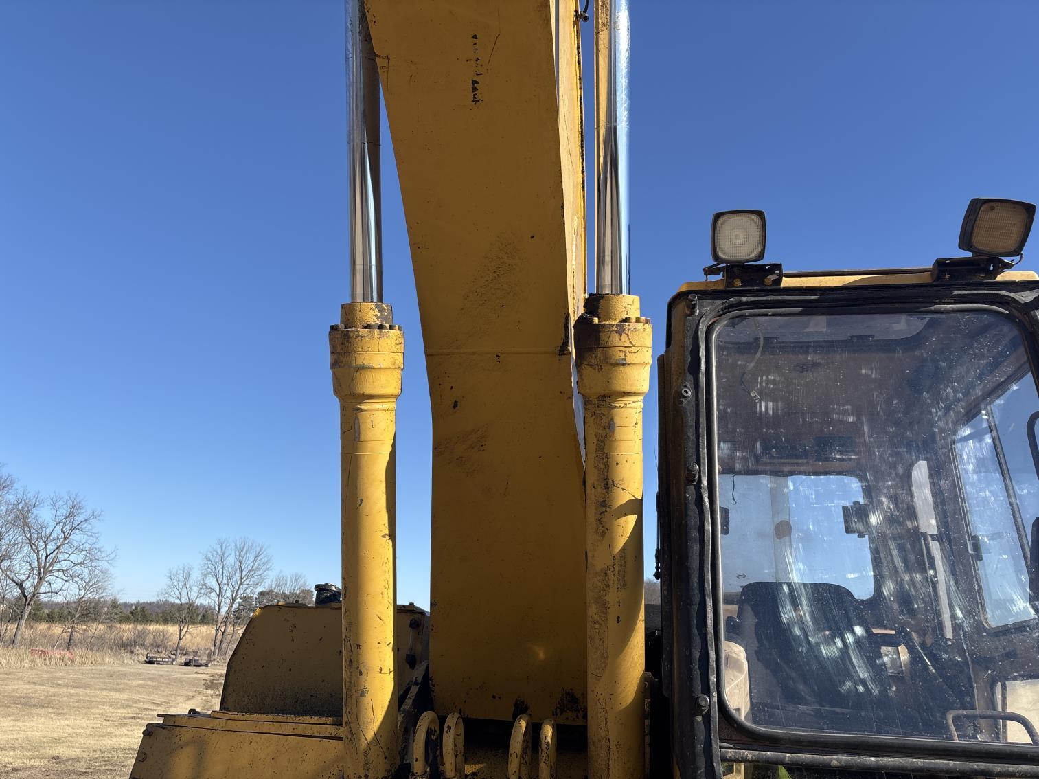 Caterpillar 320 L Excavator
