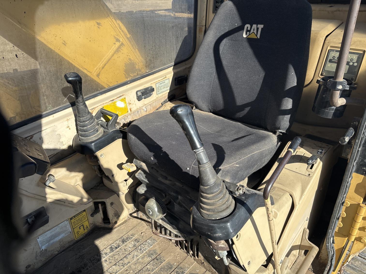 Caterpillar 320 L Excavator