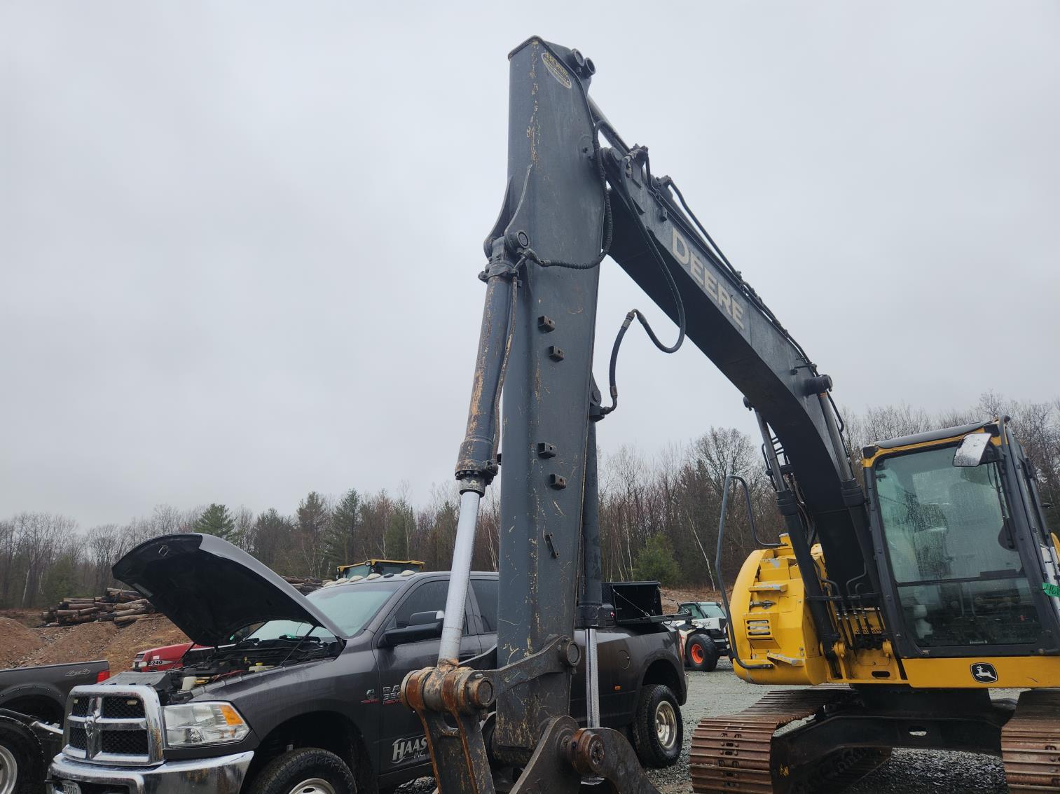 Deere 135 G Excavator