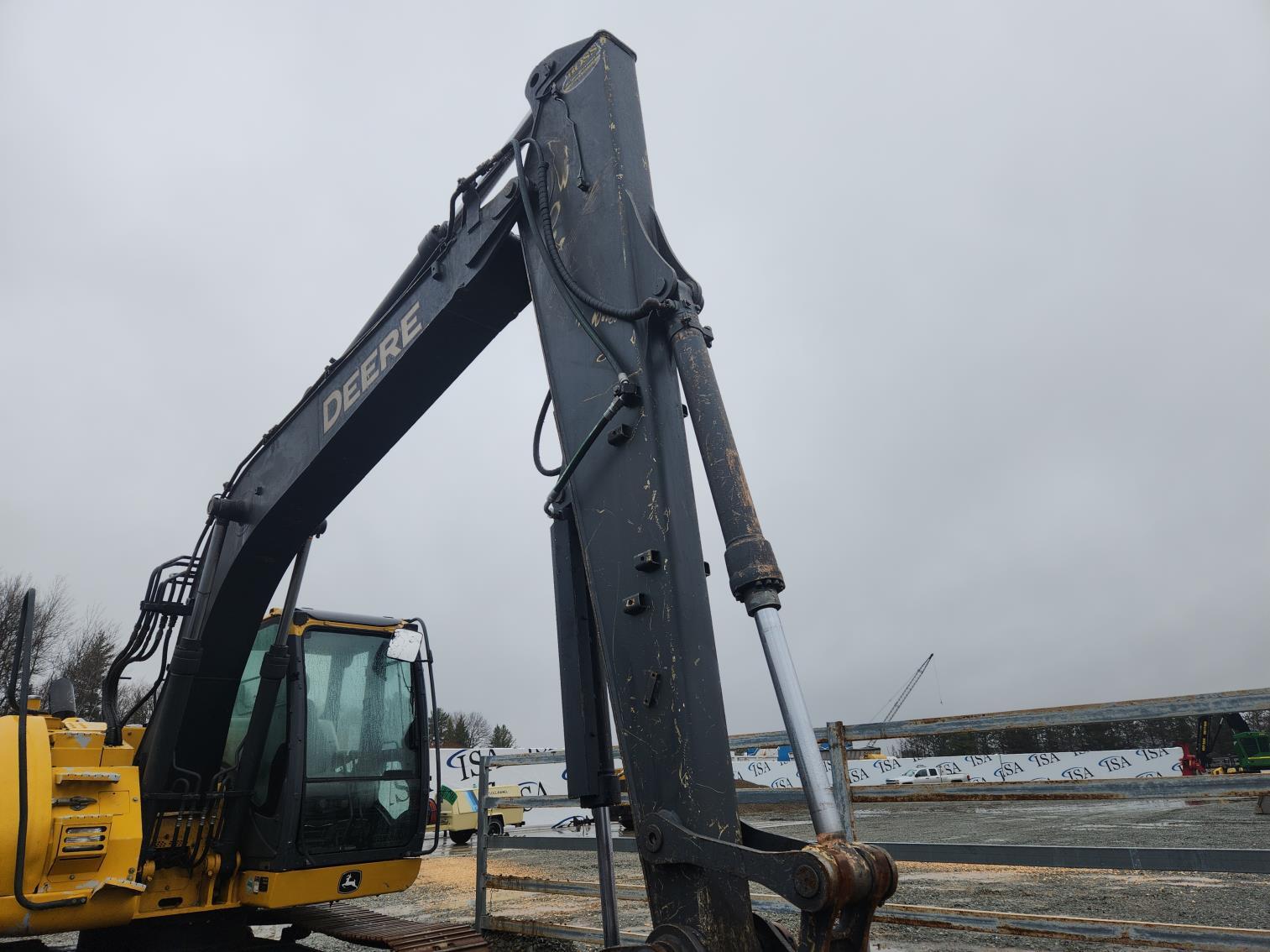 Deere 135 G Excavator