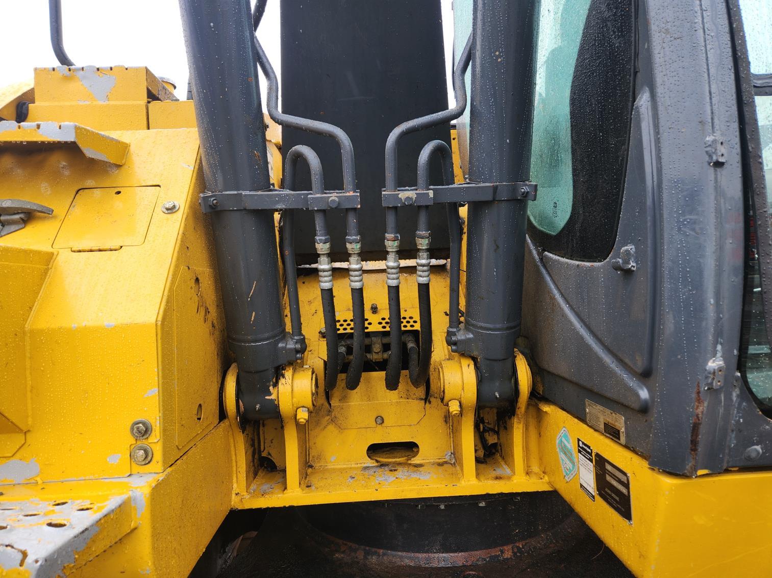 Deere 135 G Excavator