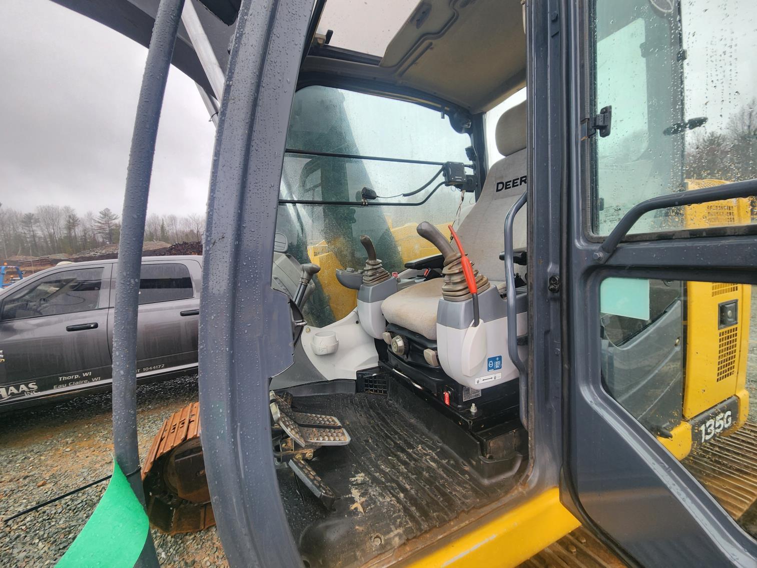 Deere 135 G Excavator