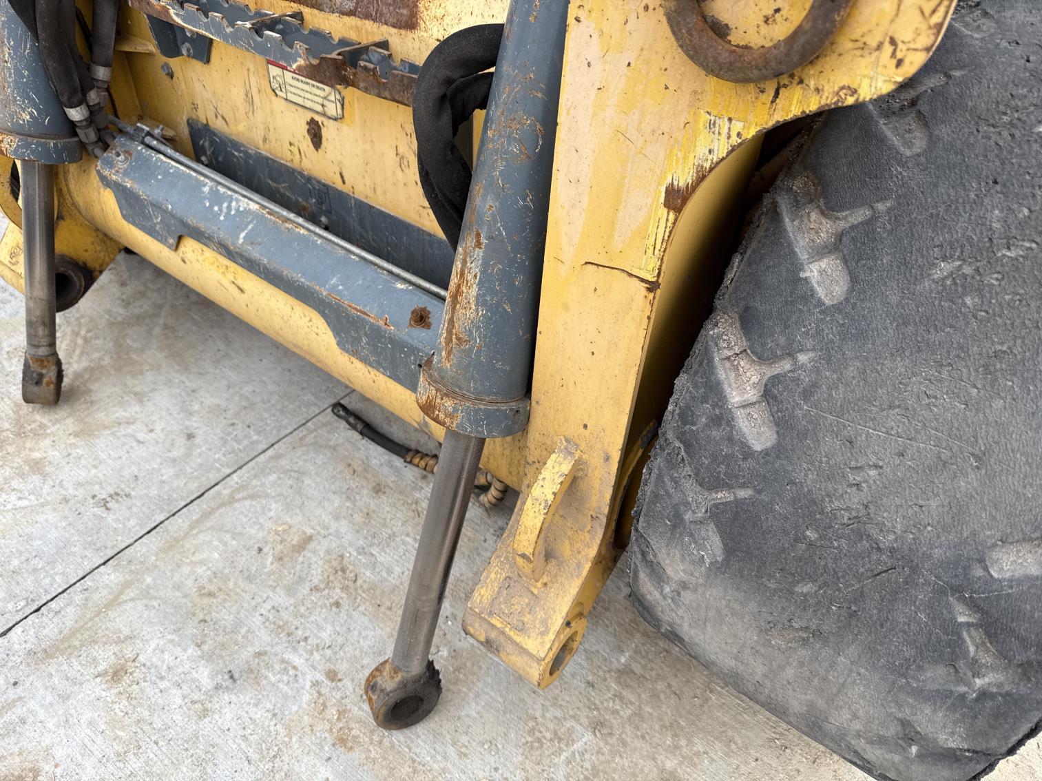 2014 Gehl V400 Wheeled Skid Steer