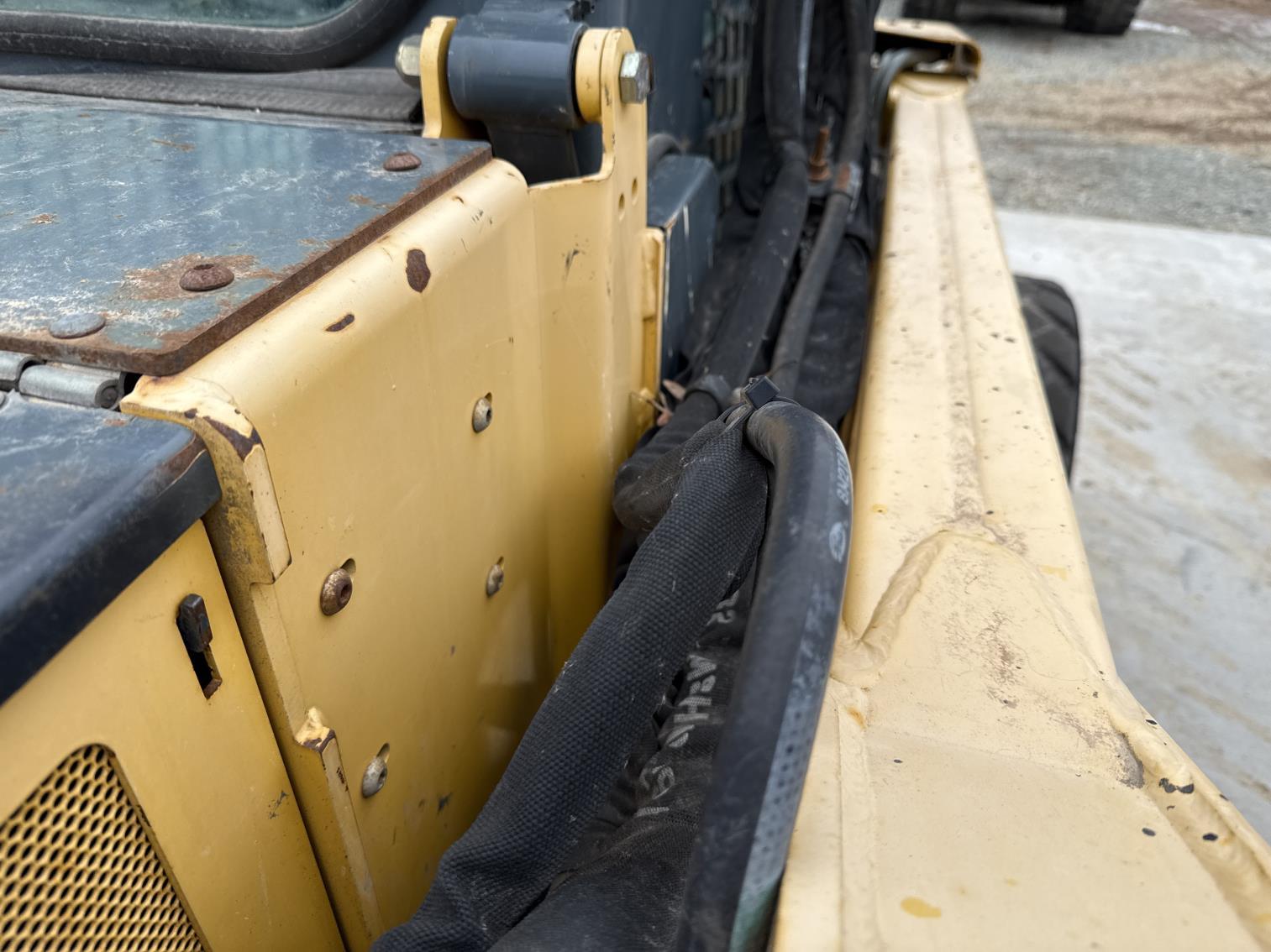 2014 Gehl V400 Wheeled Skid Steer