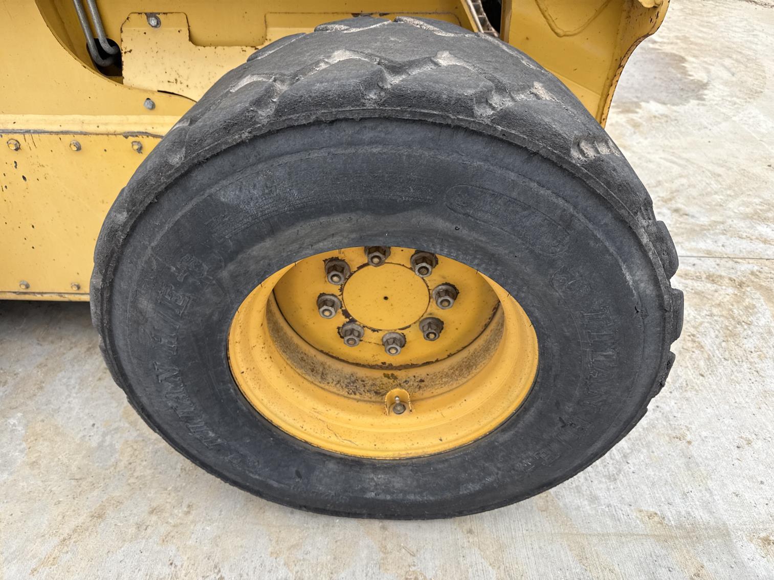 2014 Gehl V400 Wheeled Skid Steer