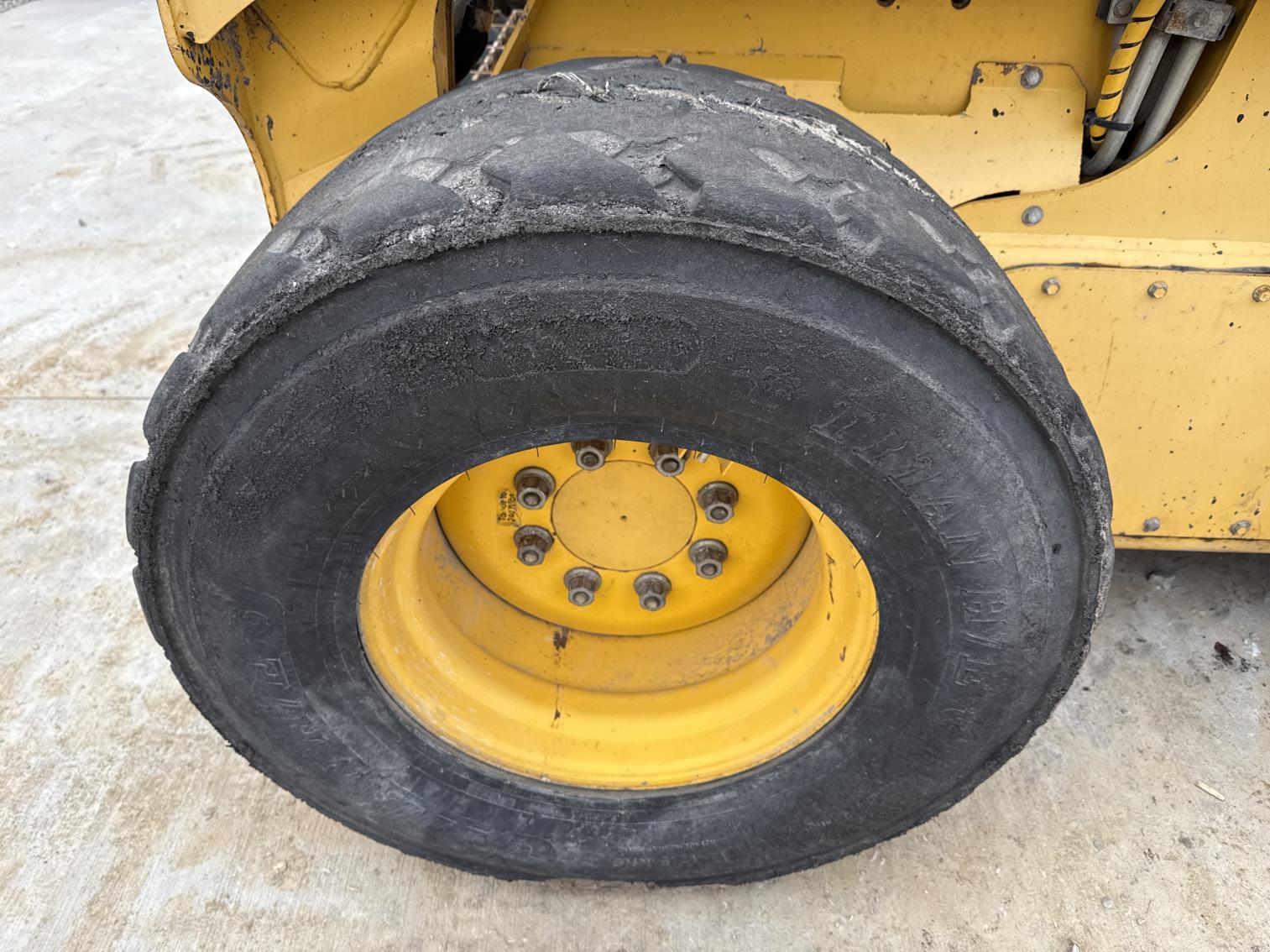 2014 Gehl V400 Wheeled Skid Steer