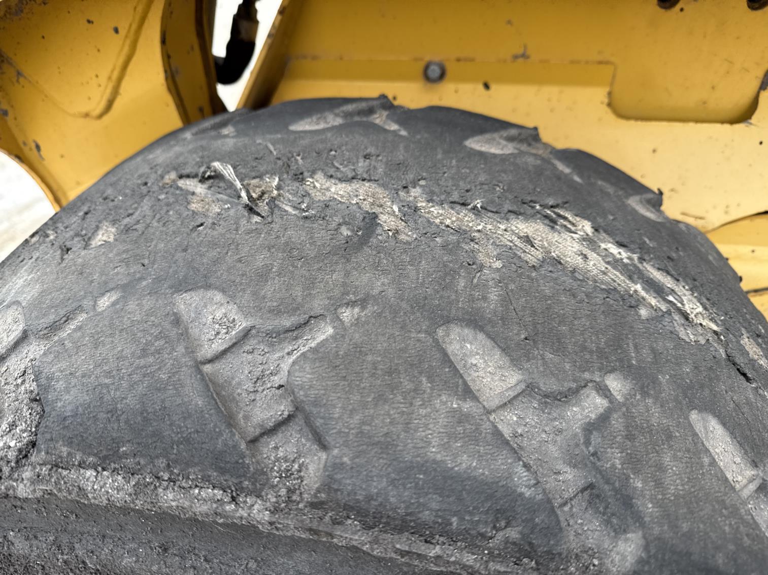 2014 Gehl V400 Wheeled Skid Steer