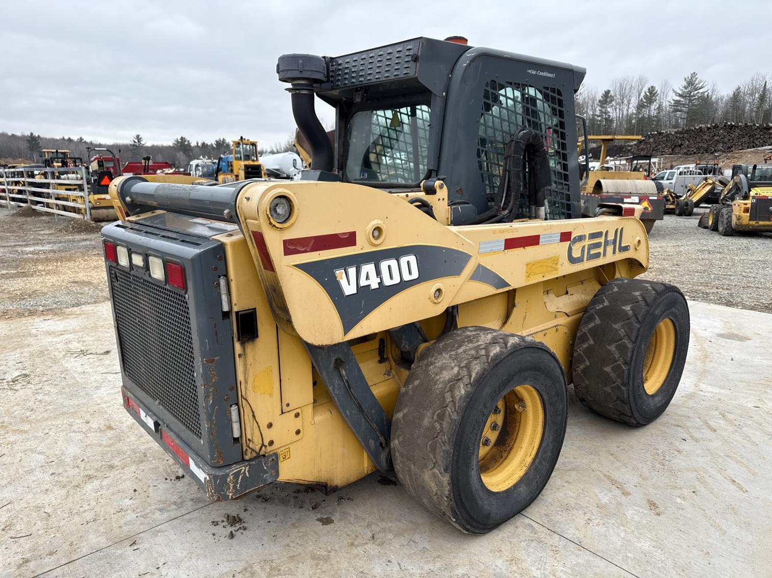 2014 Gehl V400 Wheeled Skid Steer