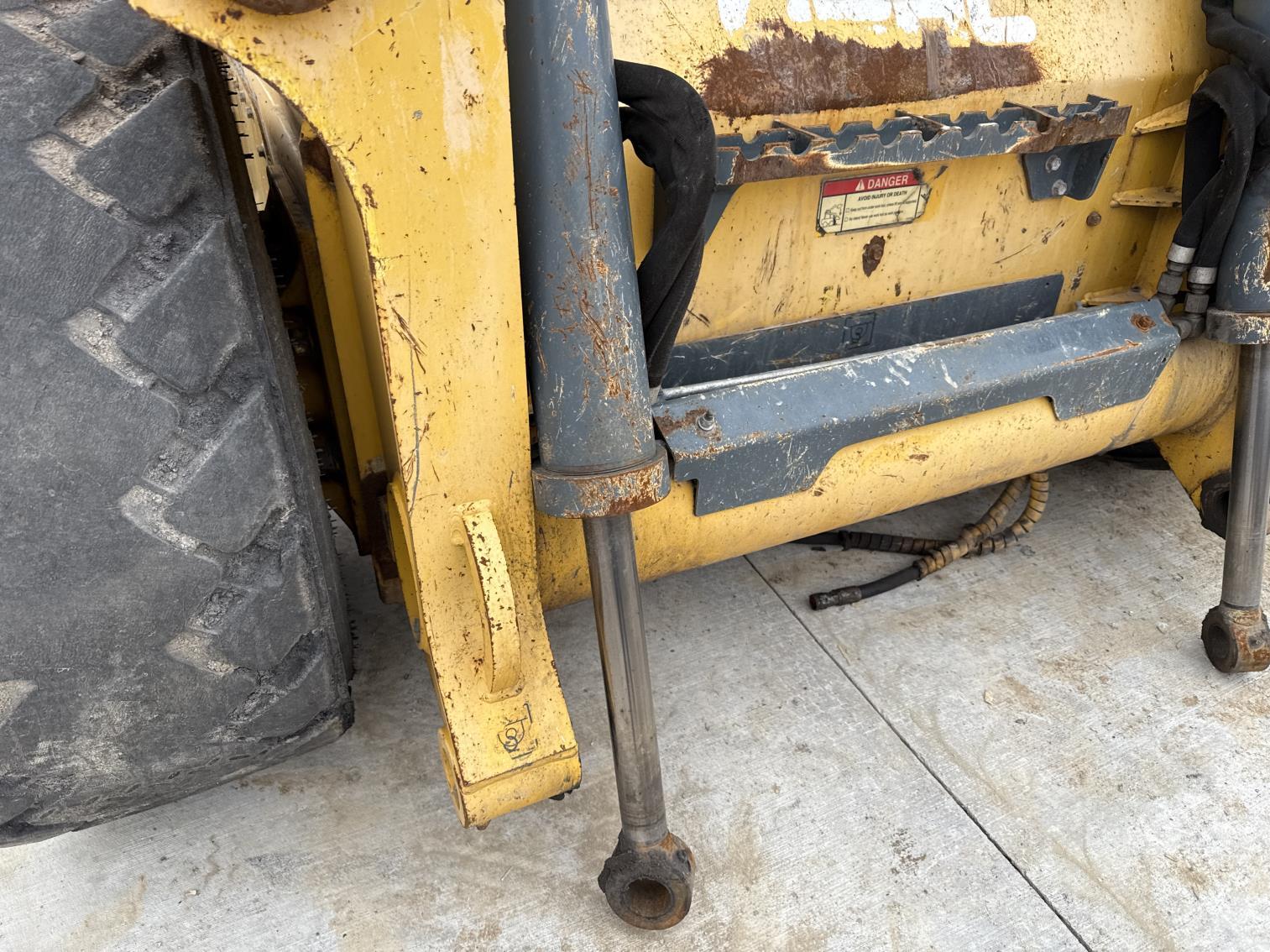 2014 Gehl V400 Wheeled Skid Steer