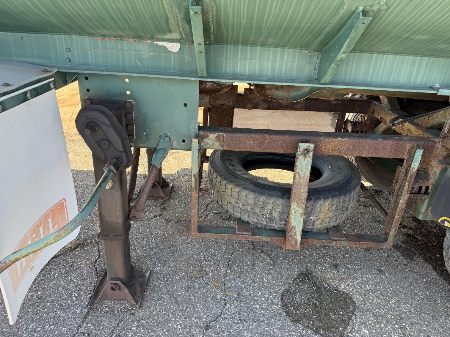 2000 Heil Tanker Trailer