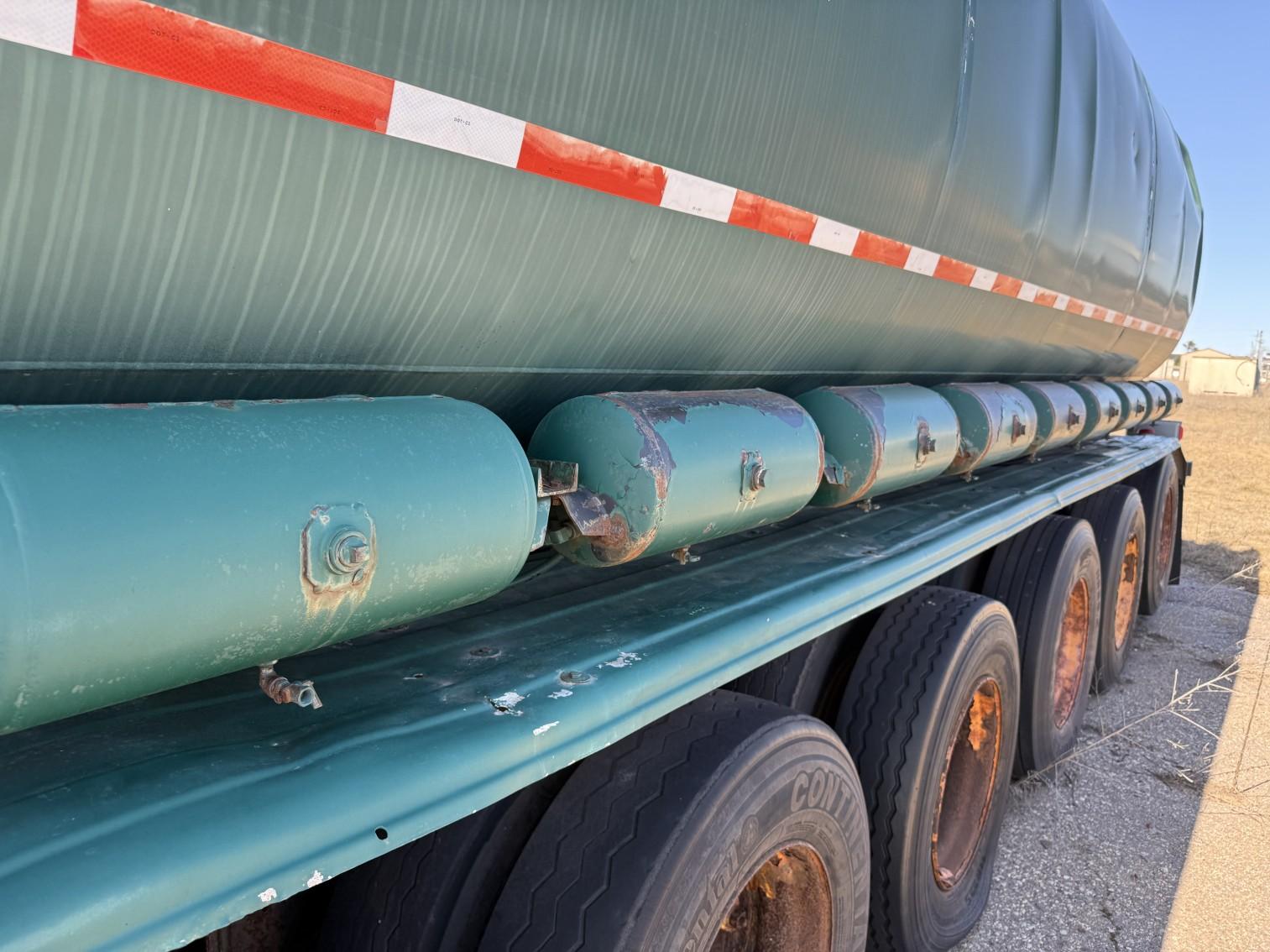 2000 Heil Tanker Trailer