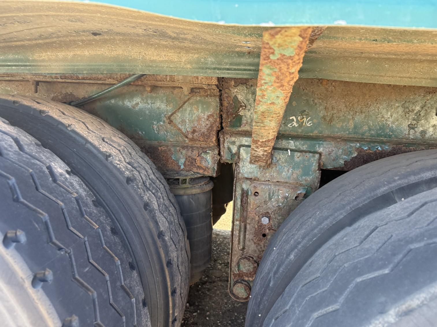 2000 Heil Tanker Trailer
