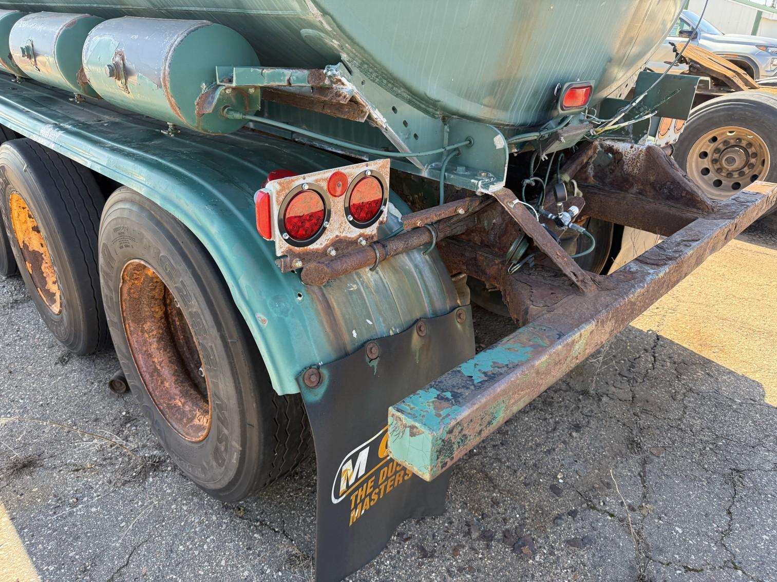 2000 Heil Tanker Trailer