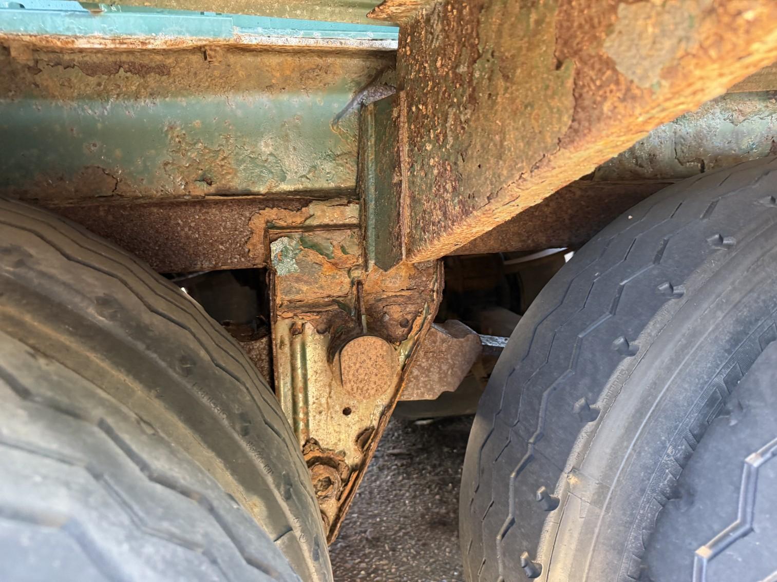 2000 Heil Tanker Trailer