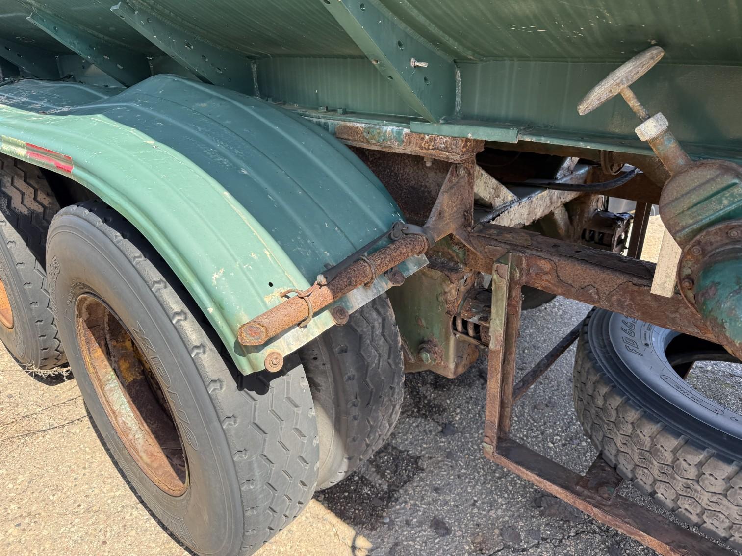 2000 Heil Tanker Trailer