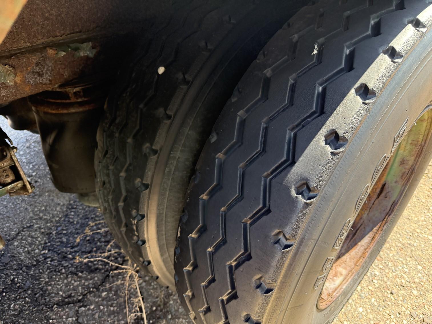 2000 Heil Tanker Trailer