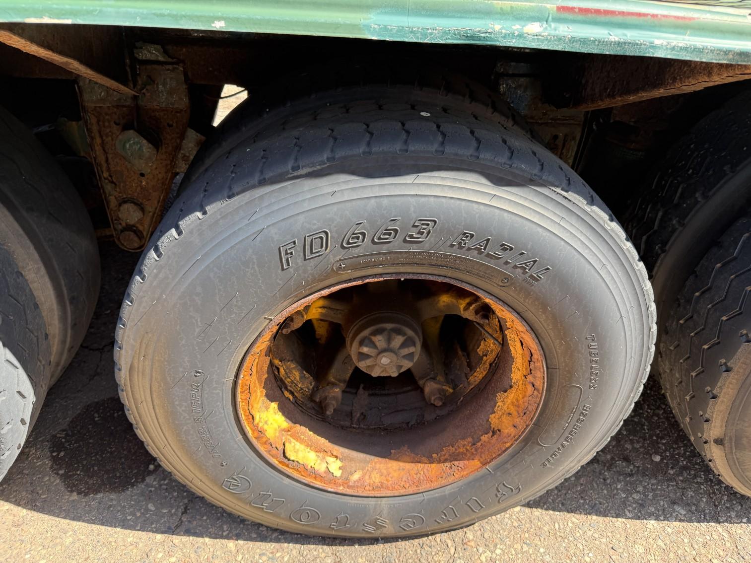 2000 Heil Tanker Trailer