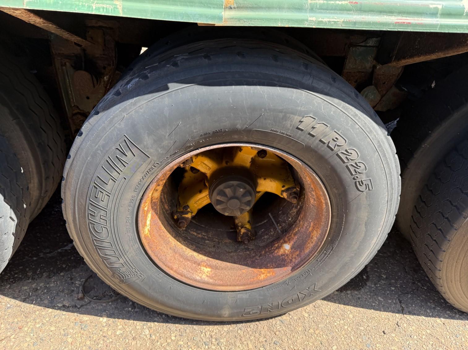 2000 Heil Tanker Trailer
