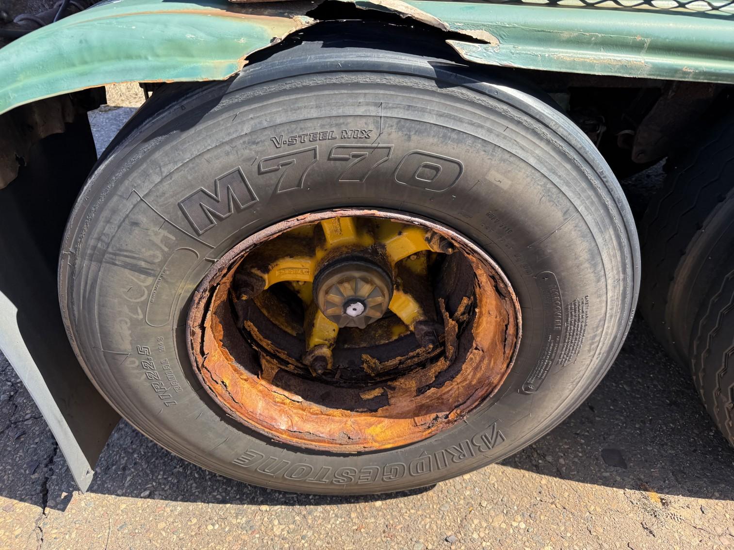 2000 Heil Tanker Trailer