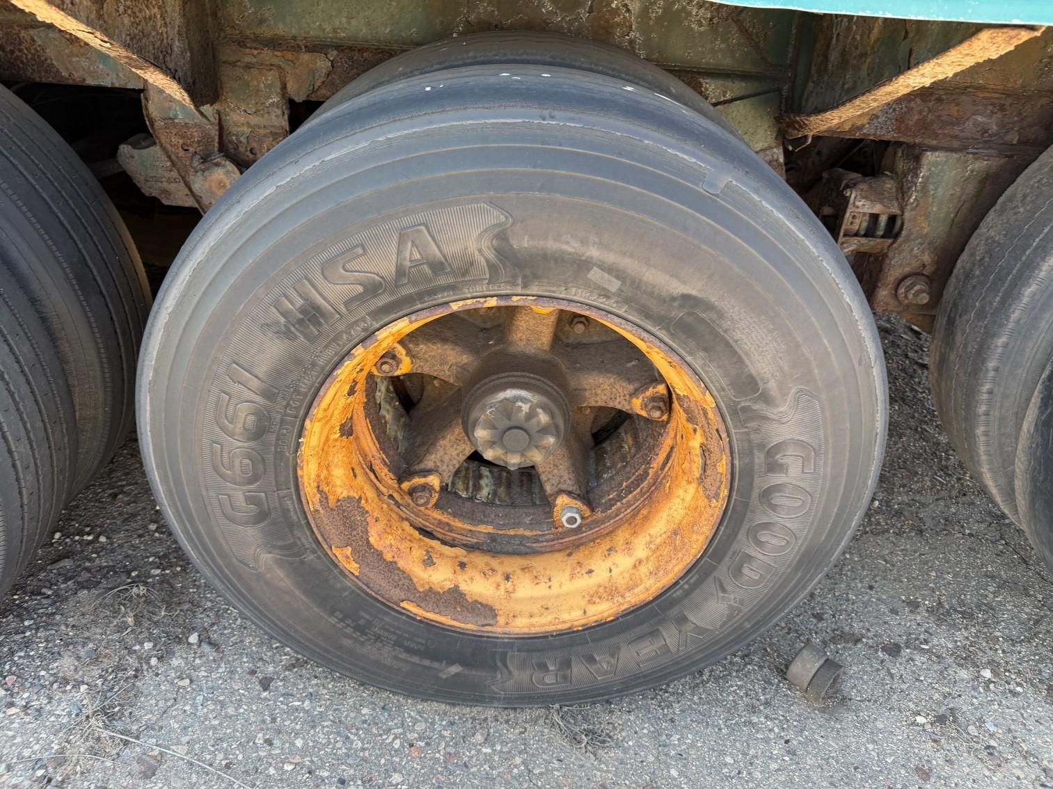 2000 Heil Tanker Trailer